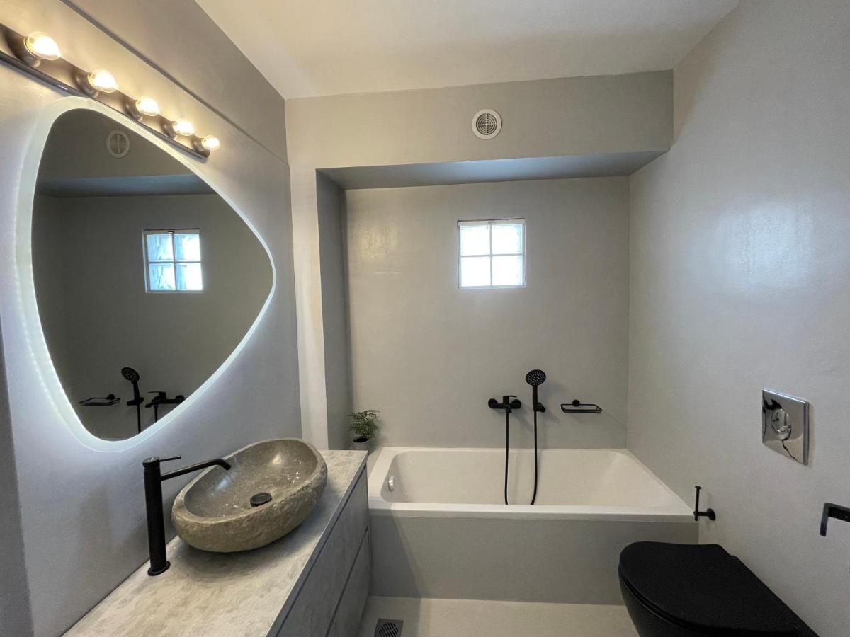 Acropolis View Apartment เอเธนส์ ภายนอก รูปภาพ